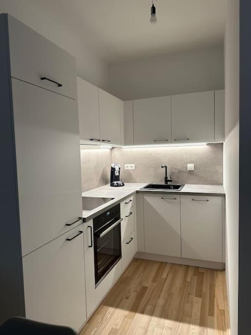 Exclusive Brandnew Apartment U3 Виена Екстериор снимка